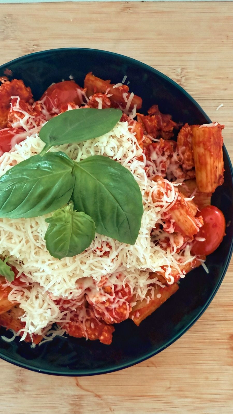 Rigatoni sauce tomate, poulet et mozzarella