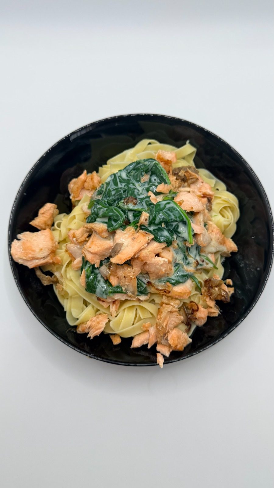 Tagliatelles au saumon et épinards